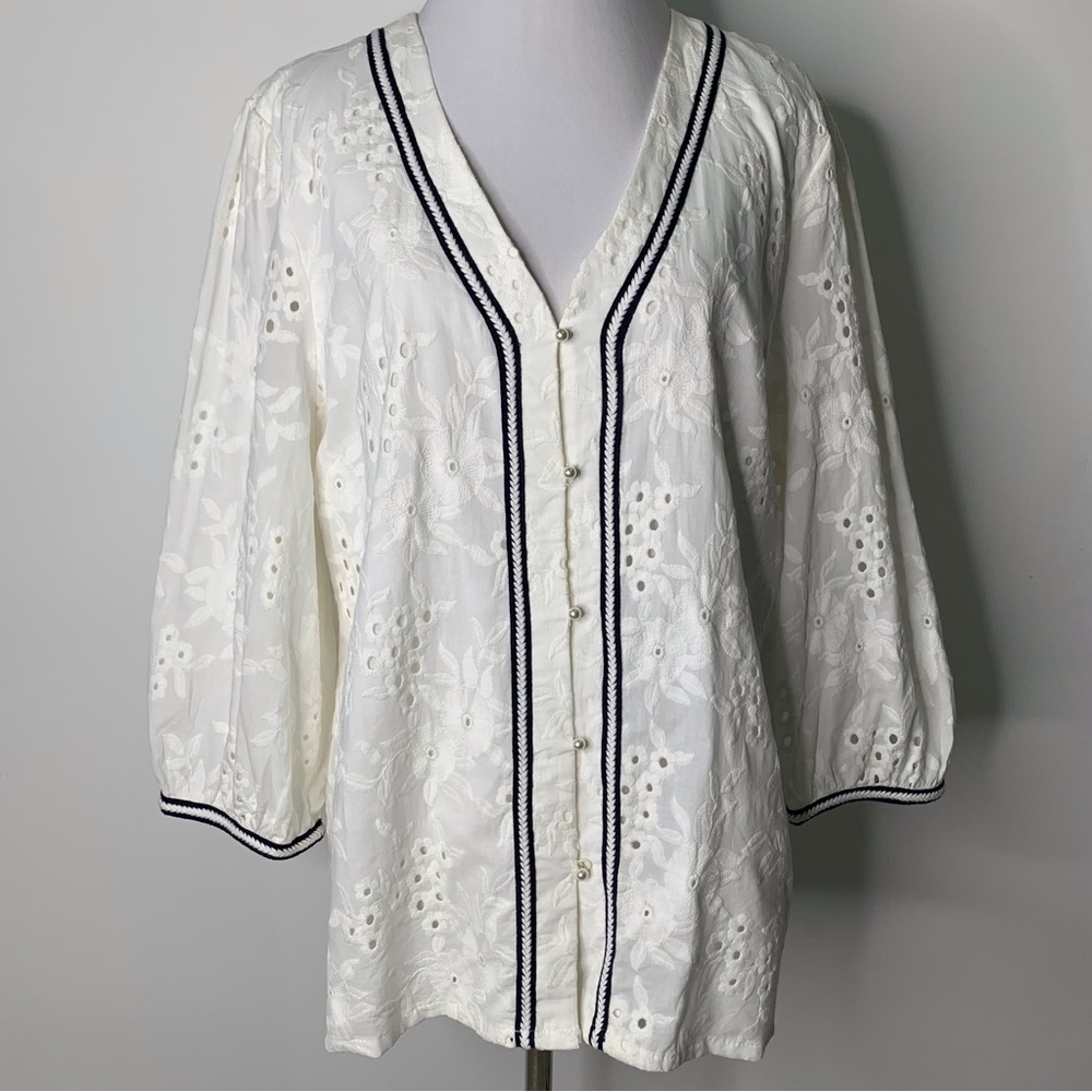 Karl Lagerfeld Women's White Black Floral Eyelet V-Neck Button Down Blouse XL
